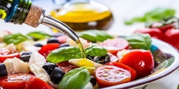 Lors de la préparation de plats diététiques méditerranéens, vous devez absolument utiliser de l'huile d'olive.