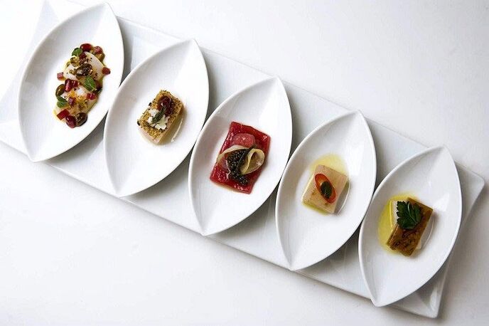 petites portions de plats sur le régime japonais